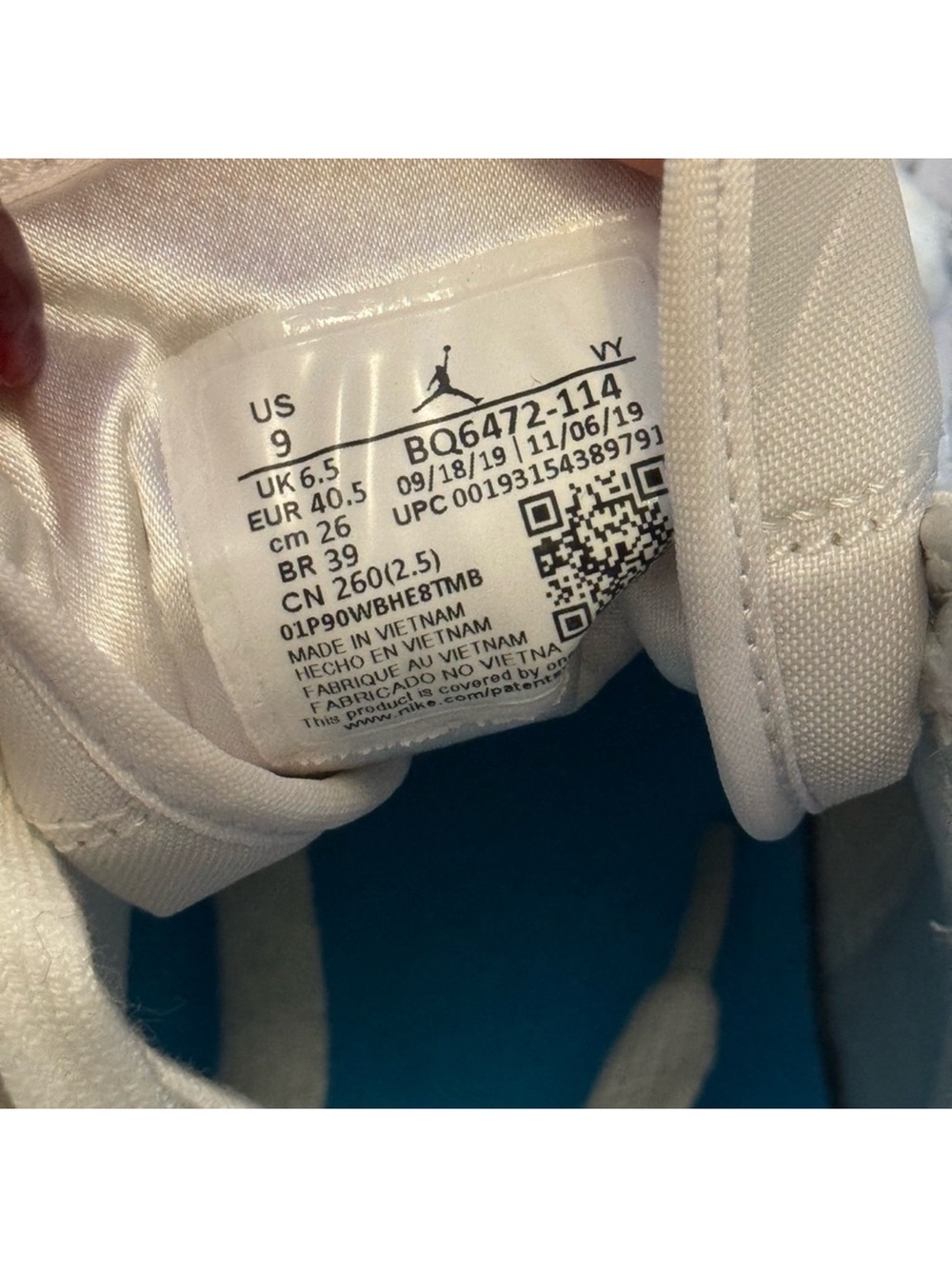 SET OF 2 Jordan Sneakers - Picture 4 of 16